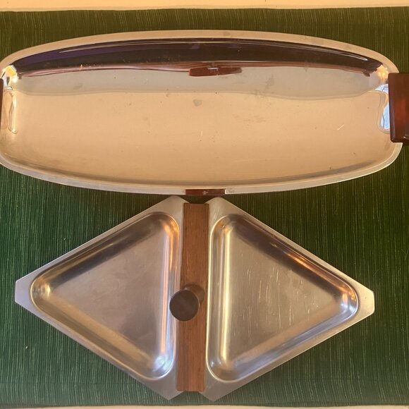 Vintage 1960's Mid Century Modern Food Platters - Danish Triangle Dish, Bakelite - Picture 2 of 16